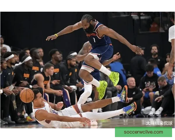 泰伦-卢率快船大逆转24分赢球迎生涯常规赛400胜成现役主帅第八人